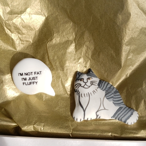 Whimsical cat pin(s) - Picture 3 of 3